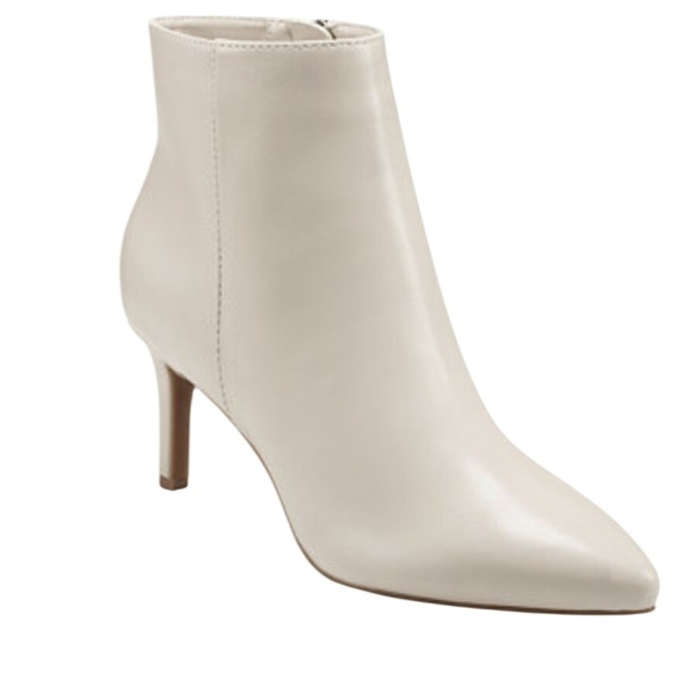 Bandolino‎ Grilly Cream Pointed Toe Stiletto Ankle Boots 7.5M NEW Small Flaw